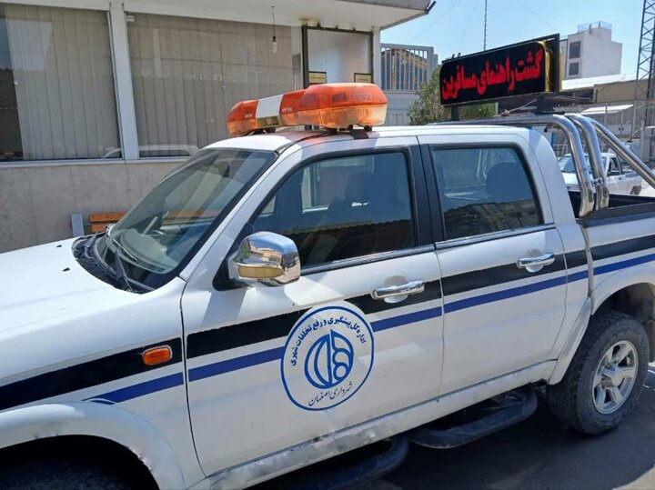 راهنمایی ۴۰۲ خودروی مسافران در اصفهان