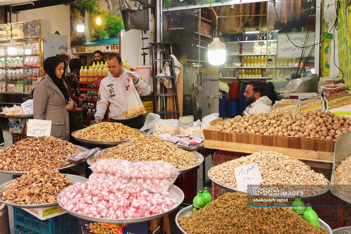 حال و هوای بازار شب عید در اصفهان