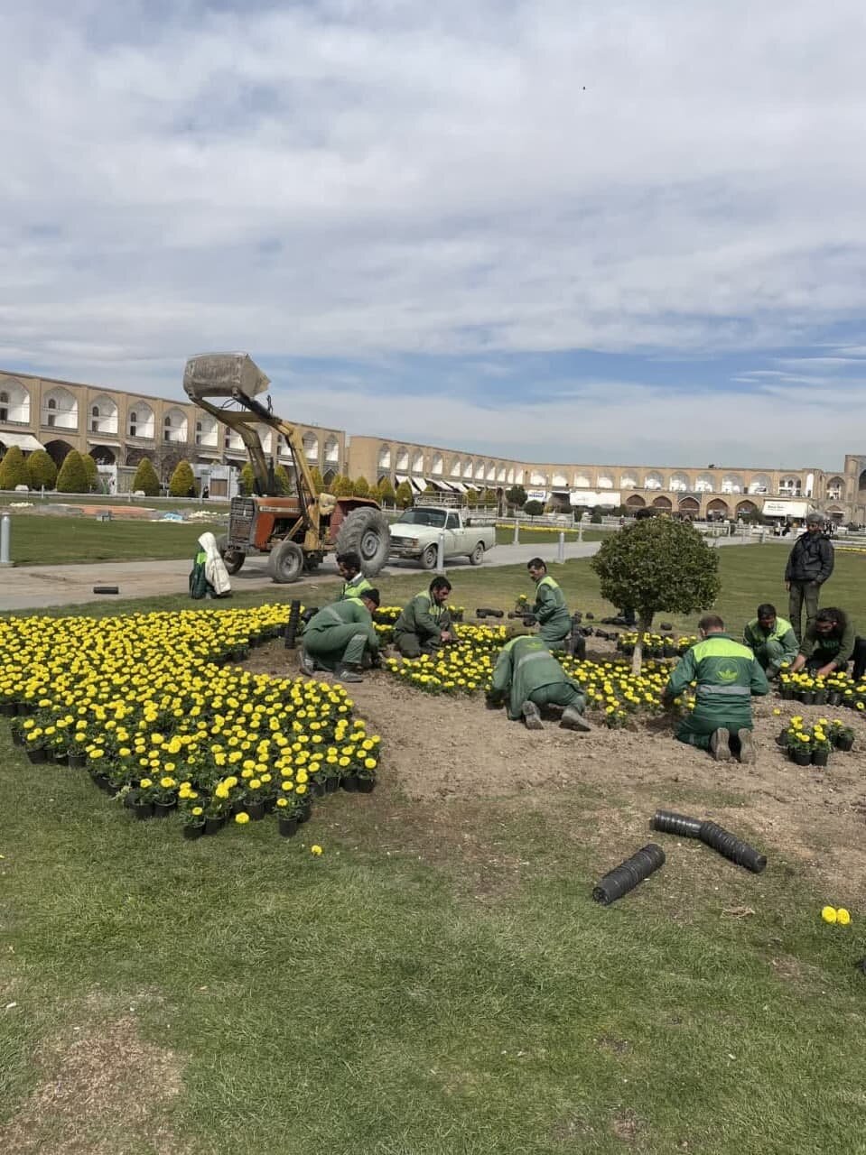 فضای سبز میدان امام (ره) در آستانه نوروز بازآفرینی میشود