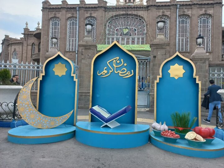 نقش المان‌های رمضانی در معابر کلان‌شهر تبریز