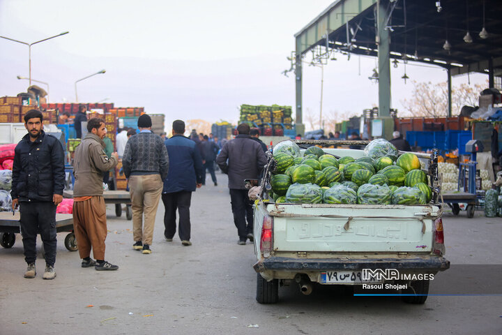 حال و هوای بازار میوه و تره بار اصفهان در آستانه نوروز 1403
