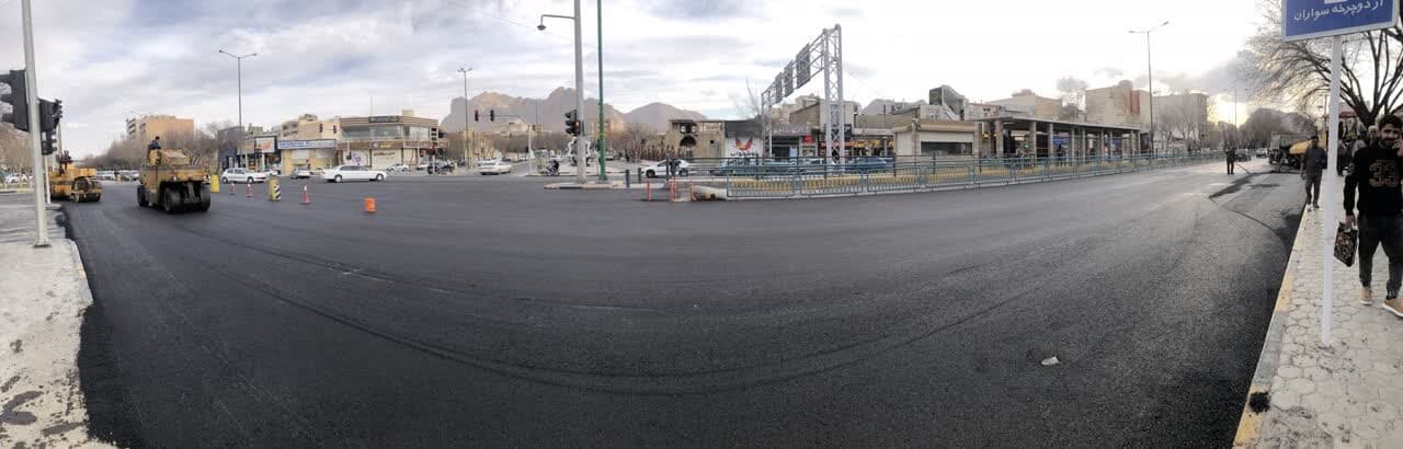 چهارراه سهروردی به مساحت ۲۵۰۰ متر مربع آسفالت شد