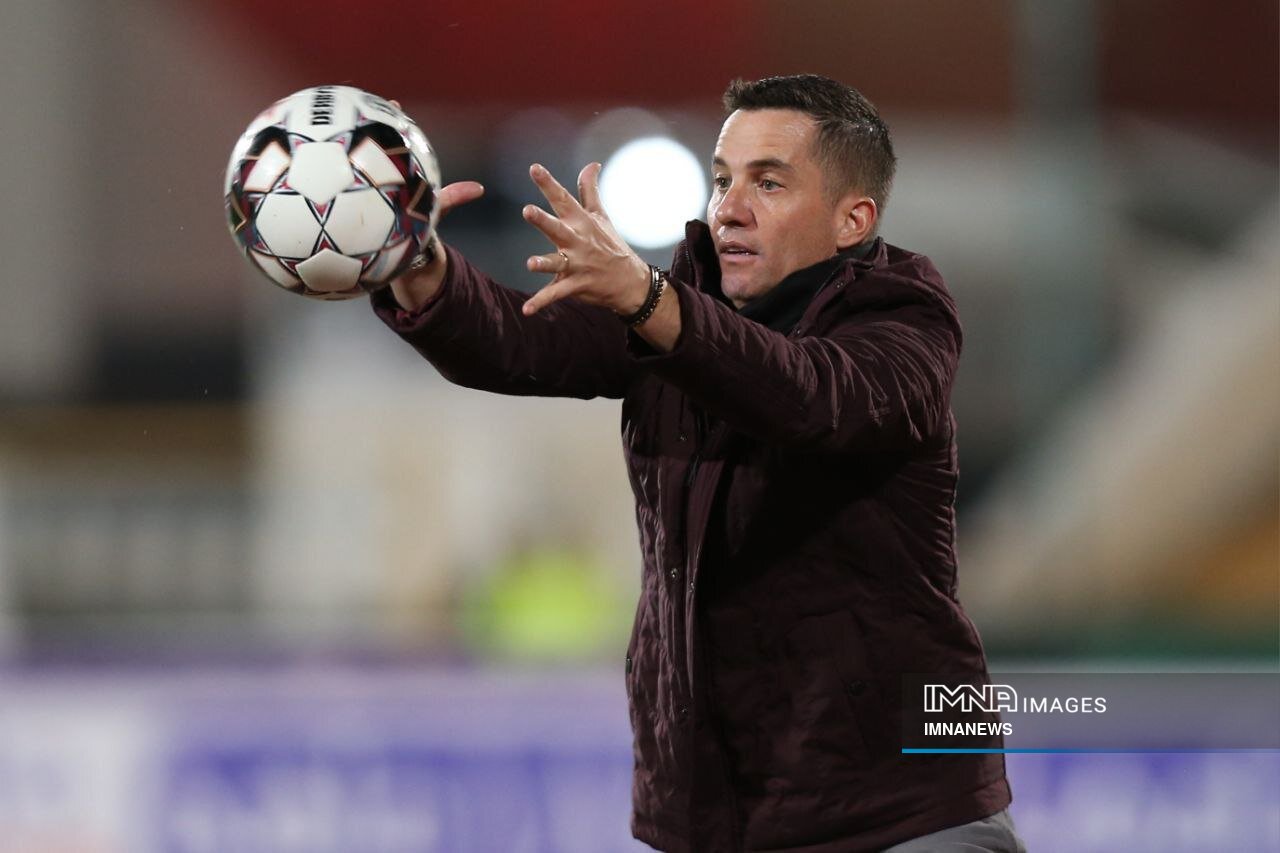 جام معرفت و قدرشناسی برای اوسمار / سرمربی پرسپولیس به فوتبال ایران درس زندگی داد