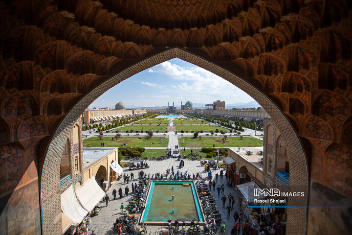 ساعت بازدید از اماکن گردشگری اصفهان چند است؟