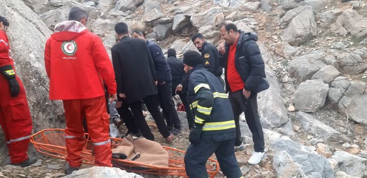 پیکر بی‌جان کوهنورد مفقود شده در ارتفاعات شازند پیدا شد