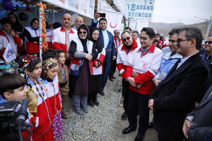 آغاز طرح ملی خدمات بشردوستانه هلال‌احمر به مسافران نوروزی کردستان