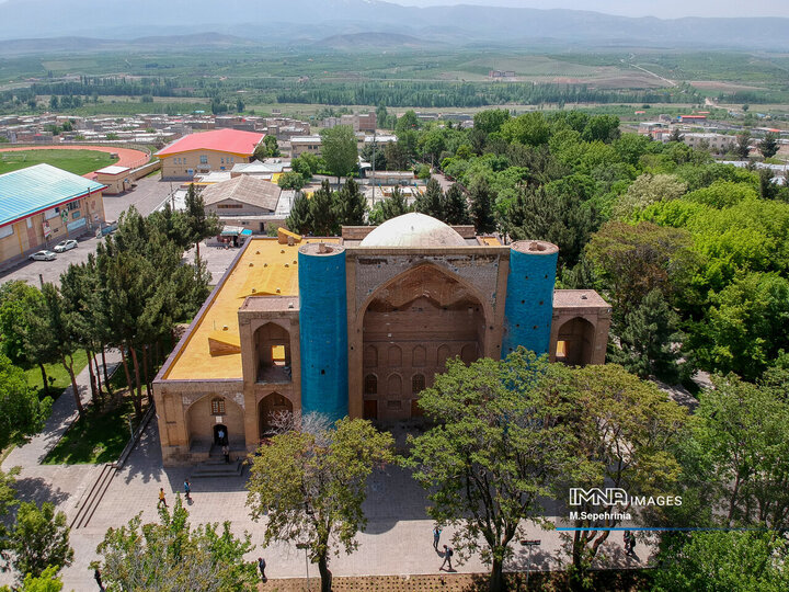 مقبره شیخ شهاب الدین اهری در شهرستان اهر