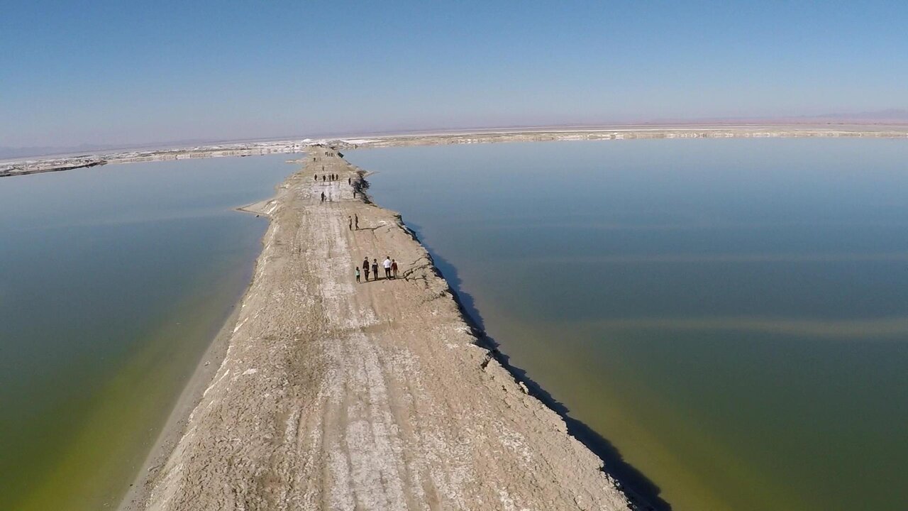 پدیده بیابانی شدن بیخ گوش اراضی طبیعی؛ گسترش عرصههای بیابانی کشور نگران کننده است