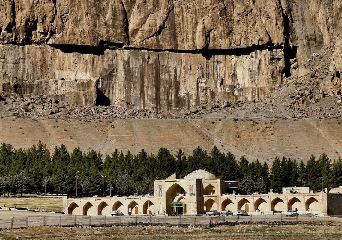 سفر به سرزمین مفاخر ایران