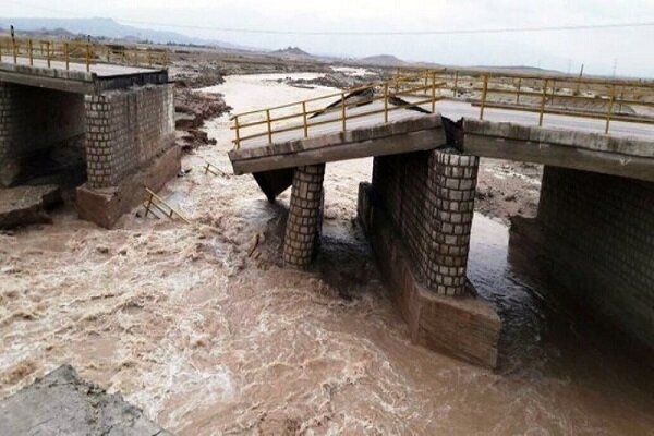 تخریب ۲ دهانه پل ارتباطی روستایی در شهرستان بهمئی