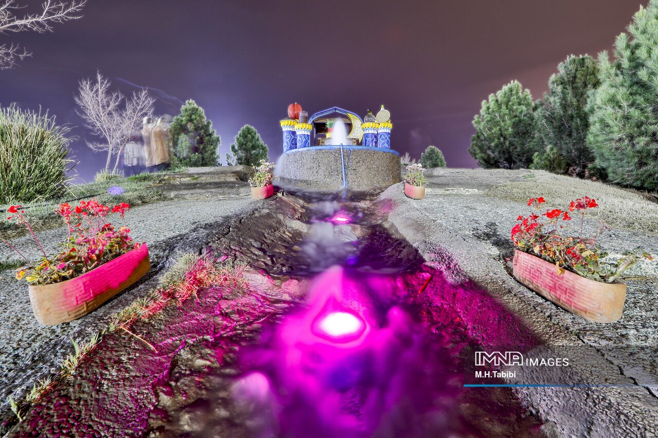 نصب ۴۲ المان نوری در ورودی باغ فدک/ ستاد تسهیلات سفر شهر اصفهان تا ۲۴ فروردین دایر است