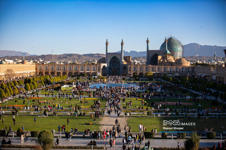 تداوم خدمات‌رسانی به گردشگران در جاذبه‌های تاریخی و پایانه‌های مسافرتی استان اصفهان