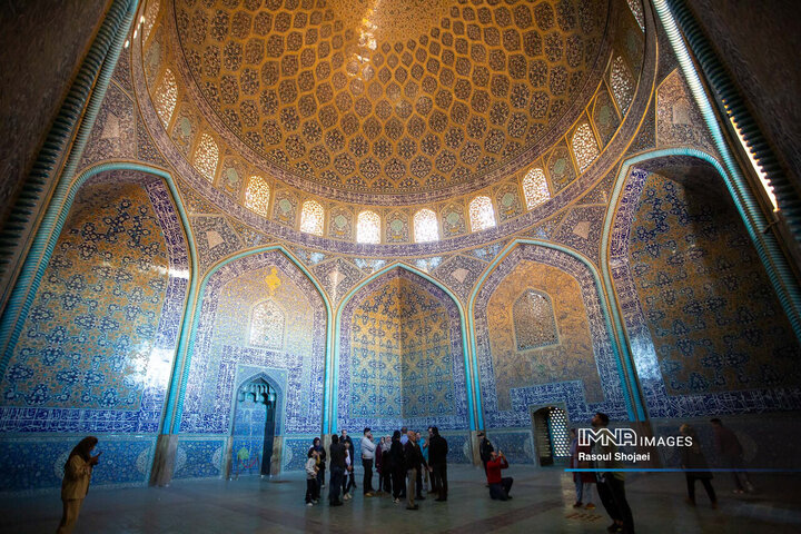 Isfahan Witnesses Booming Tourist Influx During Nowrouz Holidays
