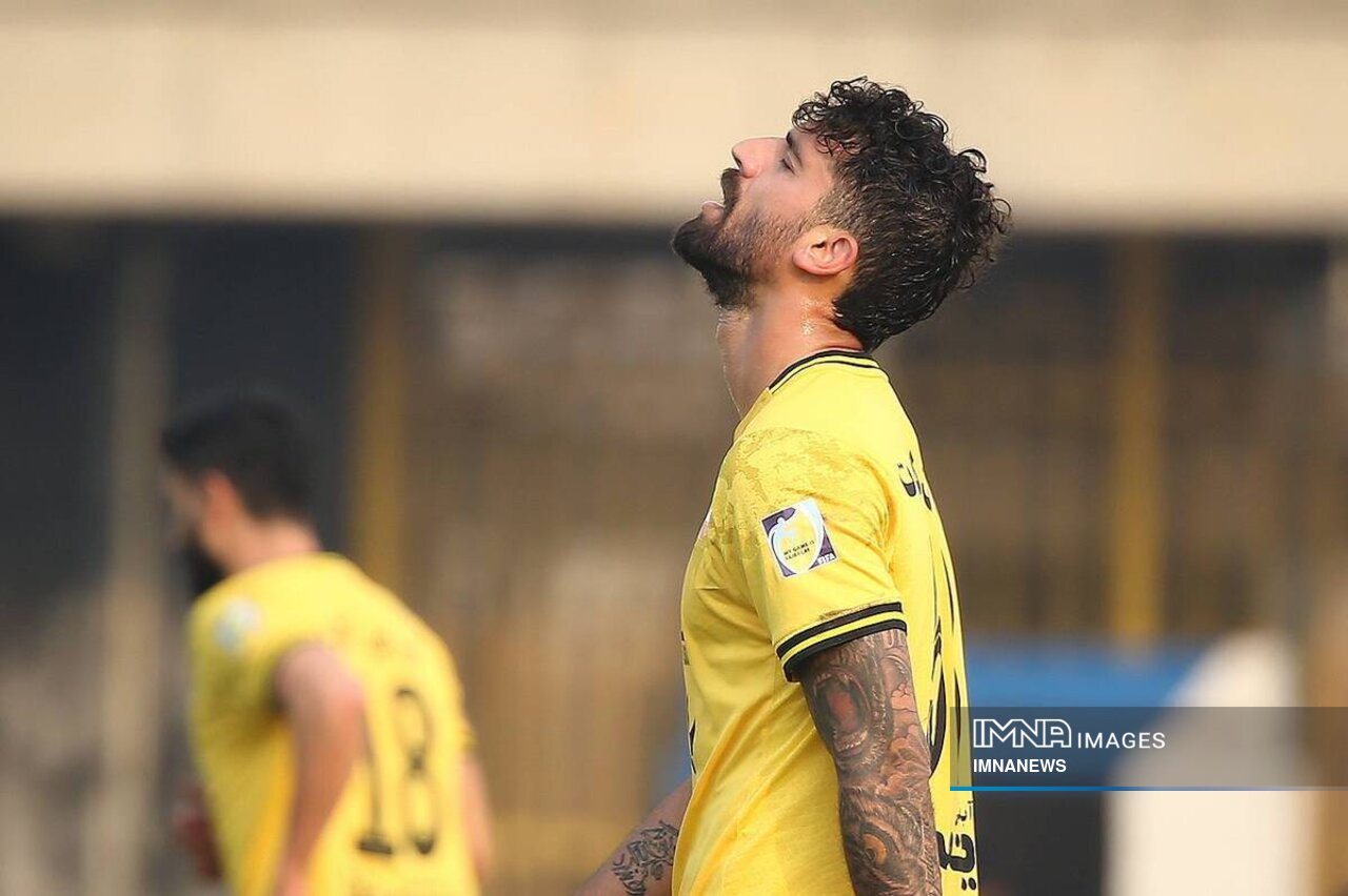 سپاهانِ مدل ۱۴۰۲ خشنترین تیم جهان با ۱۷ کارتقرمز!