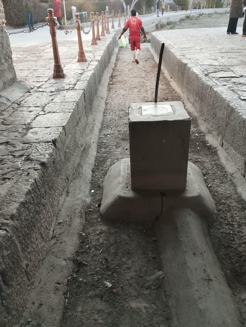 تلاش ویژه نیروهای خدمات موتوری شهرداری اصفهان برای پاکسازی بستر زایندهرود