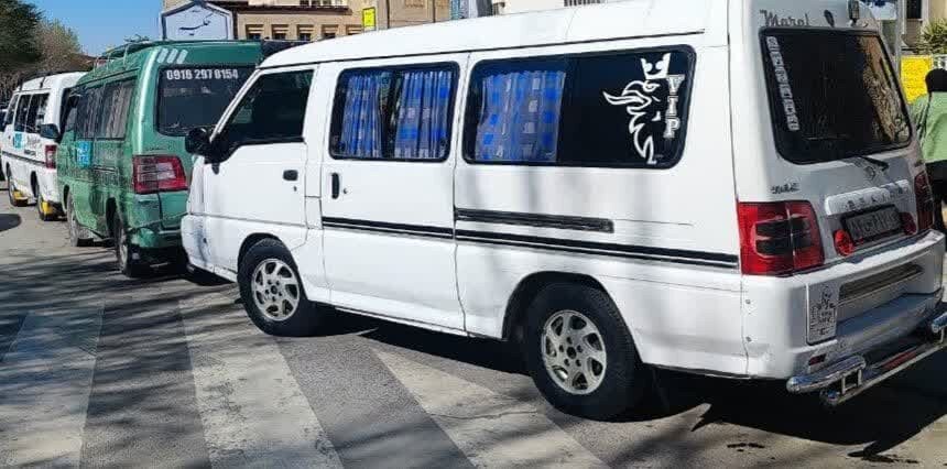 خدمترسانی ویژه تاکسیرانی اصفهان به مسافران/ استقرار ۴۰ دستگاه خوردوی ون در «سهراه بانک»