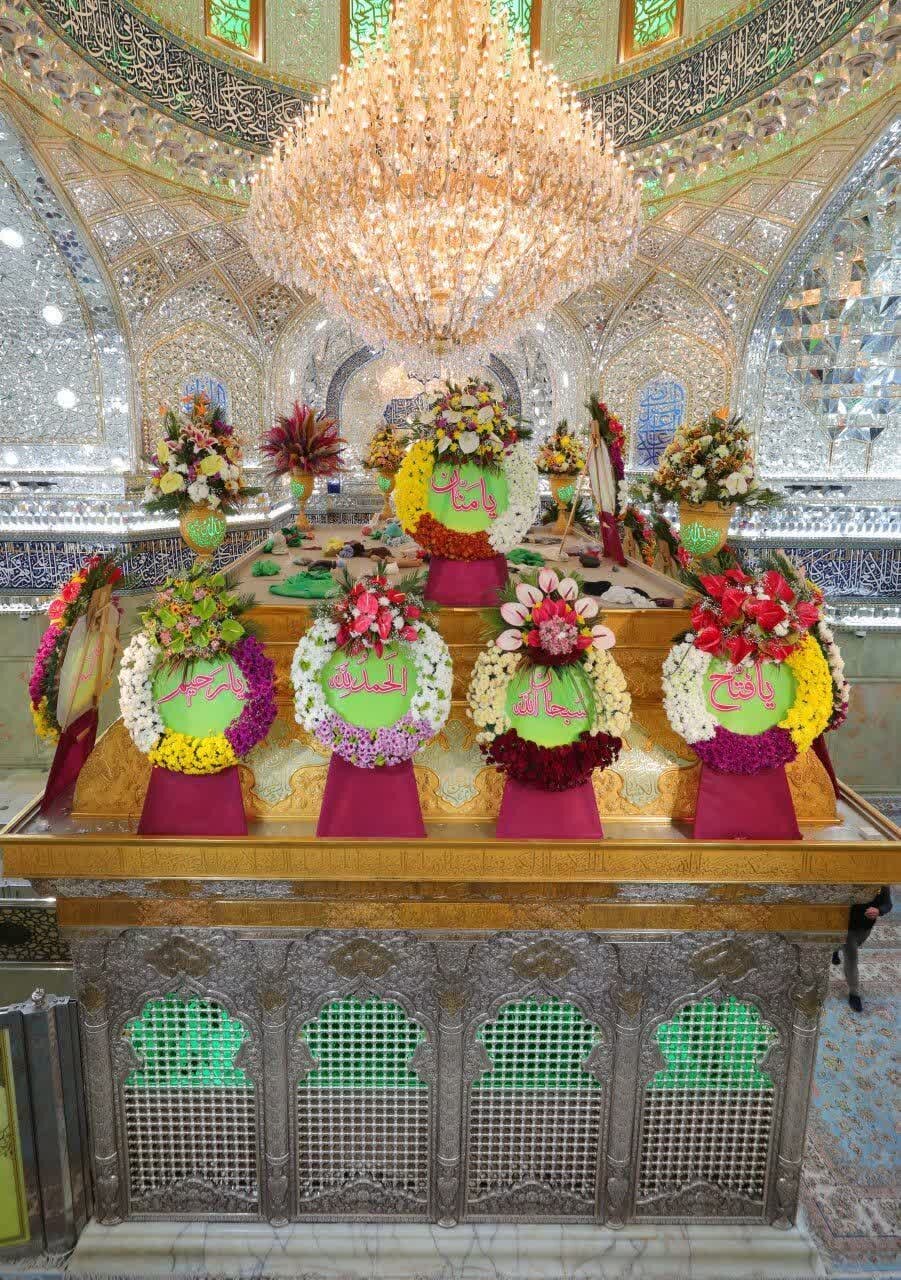 ضریح سیدالشهدا(ع) به همت اصفهانیها گلباران شد