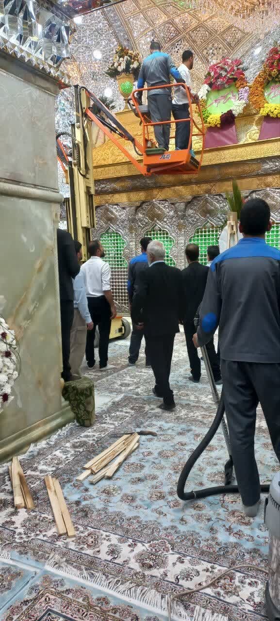 ضریح سیدالشهدا(ع) به همت اصفهانیها گلباران شد