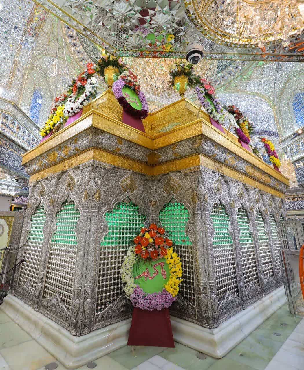 ضریح سیدالشهدا(ع) به همت اصفهانیها گلباران شد