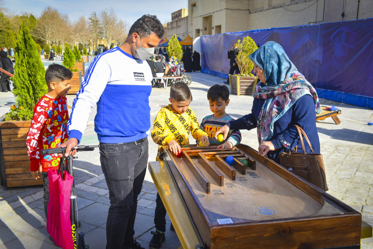 برنامهها و اقدامات دوازدهگانه منطقه ۴ اصفهان در باغ غدیر