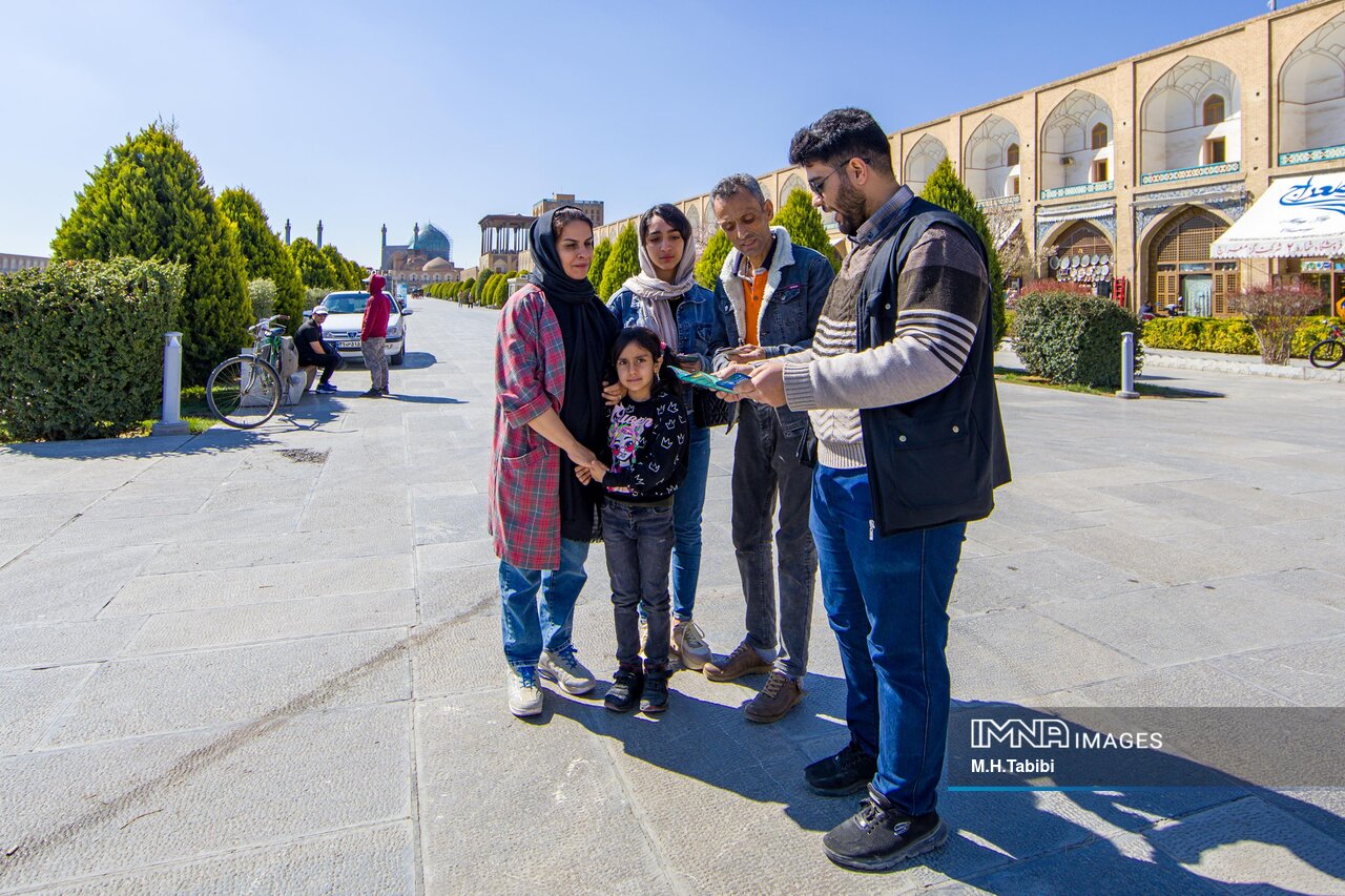 گردشگری را از شهرهای خودمان آغاز کنیم