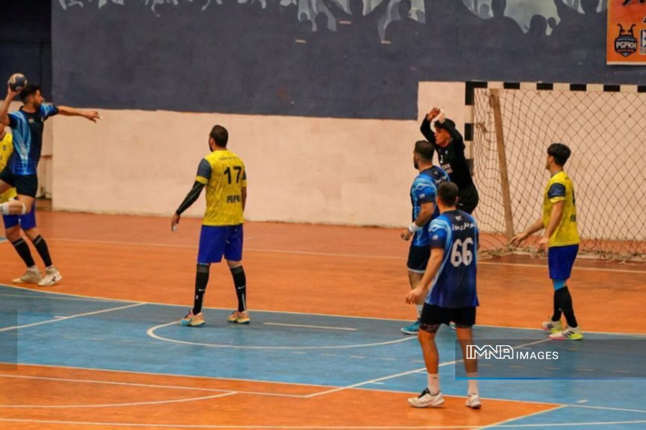 جدالی متفاوت میان صدر و قعر جدول