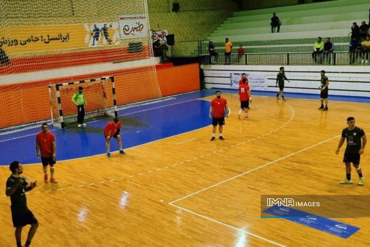 جدالی متفاوت میان صدر و قعر جدول