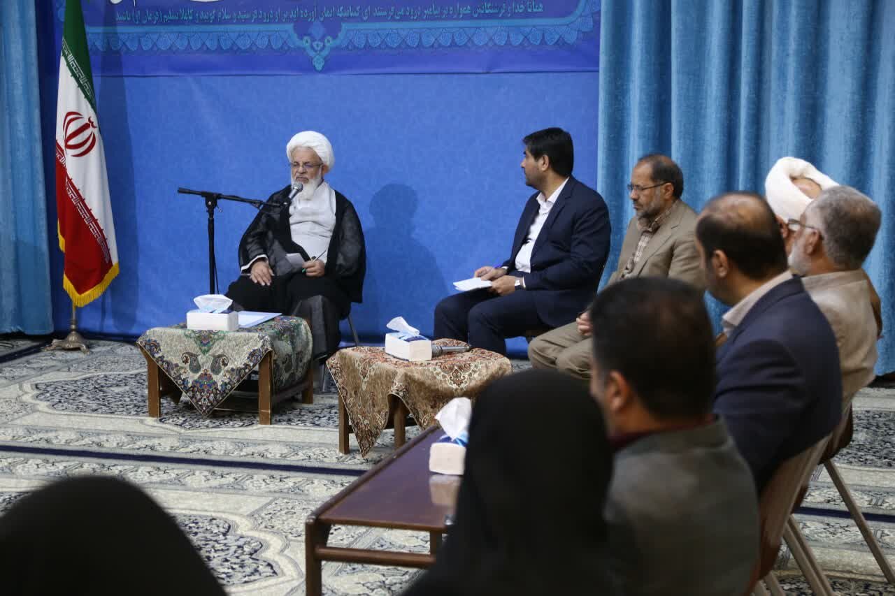 کارهای فرهنگی منحصر به چند منطقه شهر نباشد