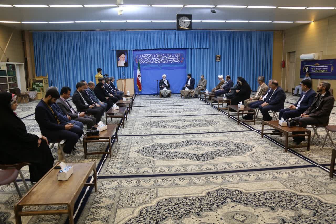 کارهای فرهنگی منحصر به چند منطقه شهر نباشد