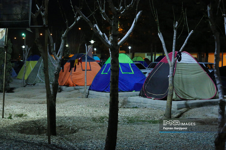 برپایی ۸۹۰ تخته چادر در باغ فدک/ مسافران شب بدون حادثه‌ای را سپری کردند