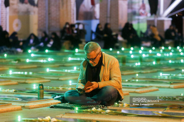 شب نوزدهم ماه رمضان در گلزار شهدای وادی رحمت تبریز
