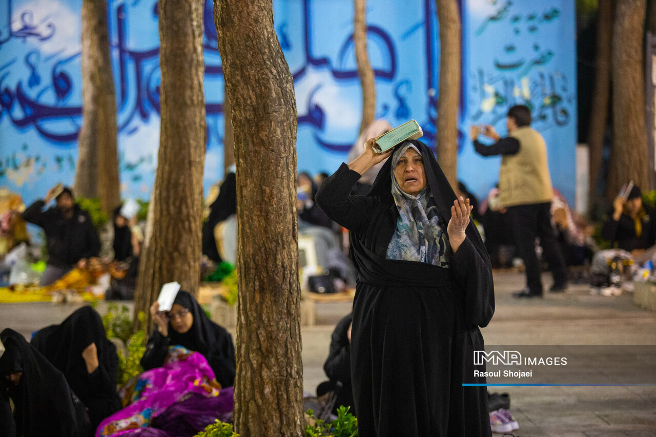 گلستان شهدا، محفل دعا و همدلی در شب قدر