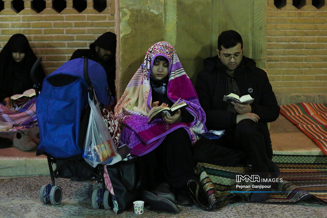 امشب بیا دوباره خدا را صدا کنیم