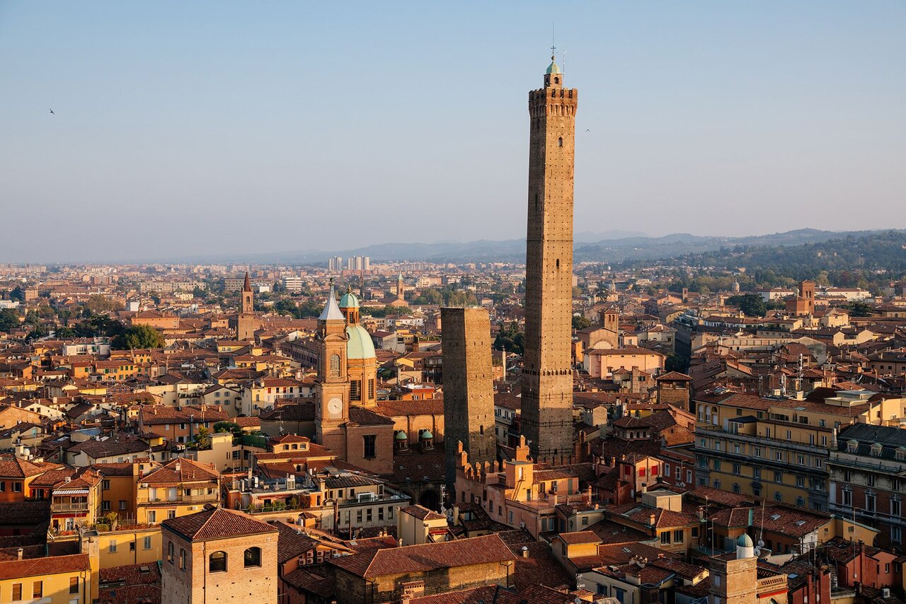 اقدامات ایتالیا برای جلوگیری از فروریختن برج کج