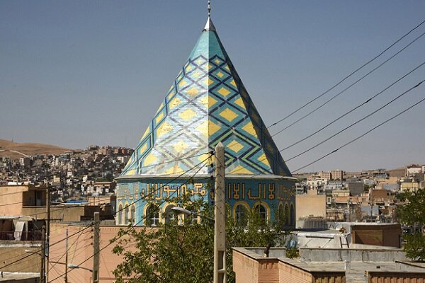 لحظات ناب نیایش در اماکن مذهبی کردستان؛ از بارگاه خواهر امام رضا(ع) تا قرآن نگل