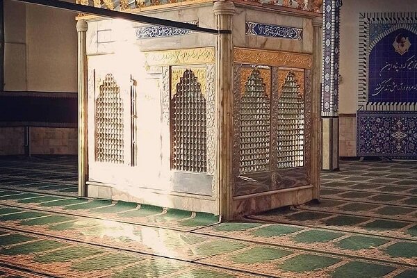 لحظات ناب نیایش در اماکن مذهبی کردستان؛ از بارگاه خواهر امام رضا(ع) تا قرآن نگل