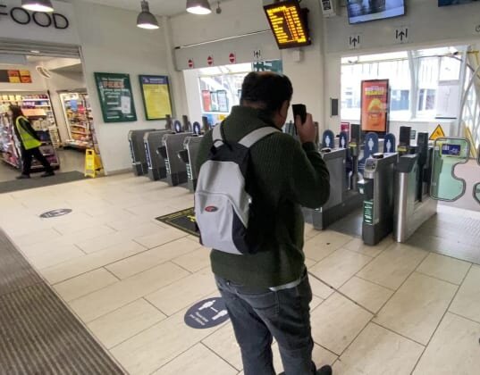 مناسبسازی حملونقل انگلیس برای نابینایان /کاهش ضایعات غذایی با کمک به نیازمندان در لهستان