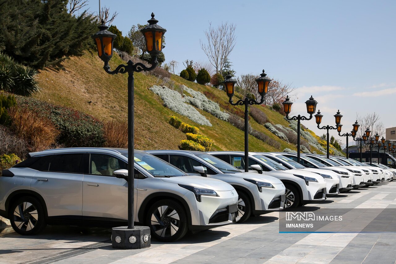 کشورهای جهان با بیشترین تعداد خودروهای برقی در سال ۲۰۲۵