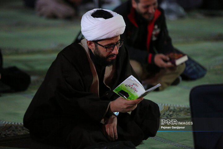 مراسم احیای شب بیست و یکم ماه رمضان در مصلای امام خمینی(ره) اصفهان