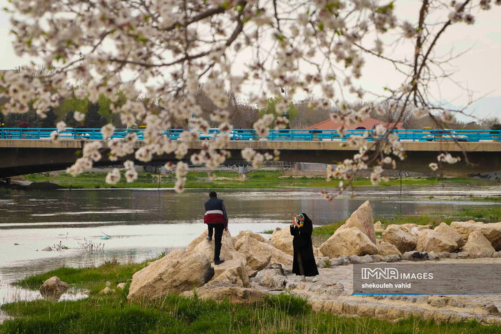 Esfahan Spring IMNA - Radiant Splendor of Spring in Isfahan