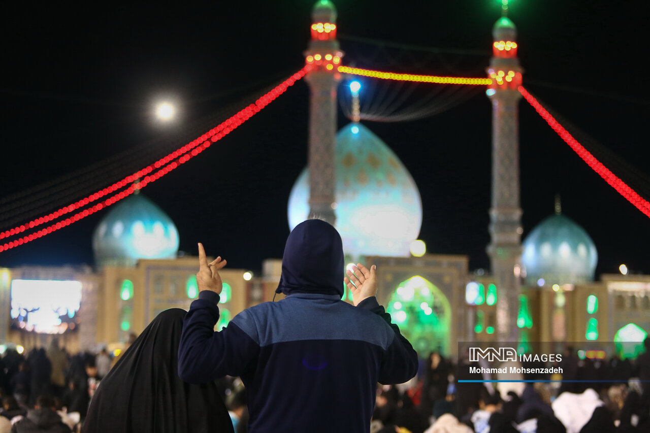 زمزمه‌های عاشقانه مردم شب‌زنده‌دار ایران اسلامی در دومین شب از لیالی قدر