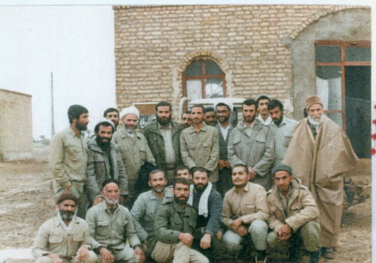 تصاویری از حضور سردار شهید زاهدی در دفاع مقدس