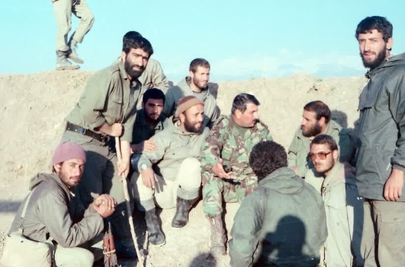 تصاویری از حضور سردار شهید زاهدی در دفاع مقدس