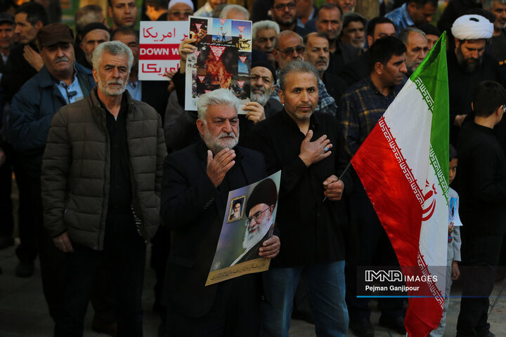 تجمع مردم رهنان در محکومیت جنایات رژیم صهیونیستی
