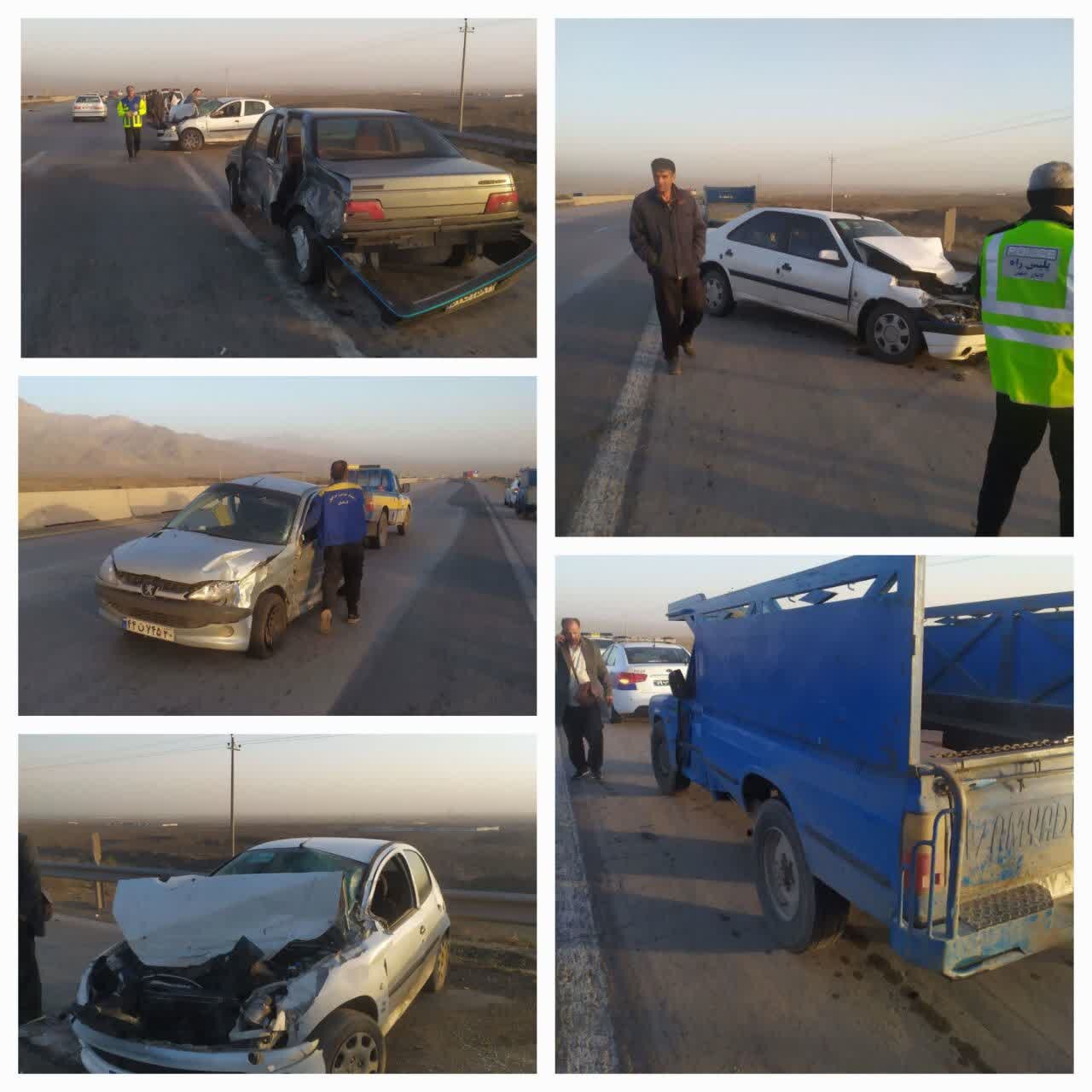 حادثه دیدن ۸ نفر در پی تصادف زنجیرهای در محور کاشان - قم + عکس