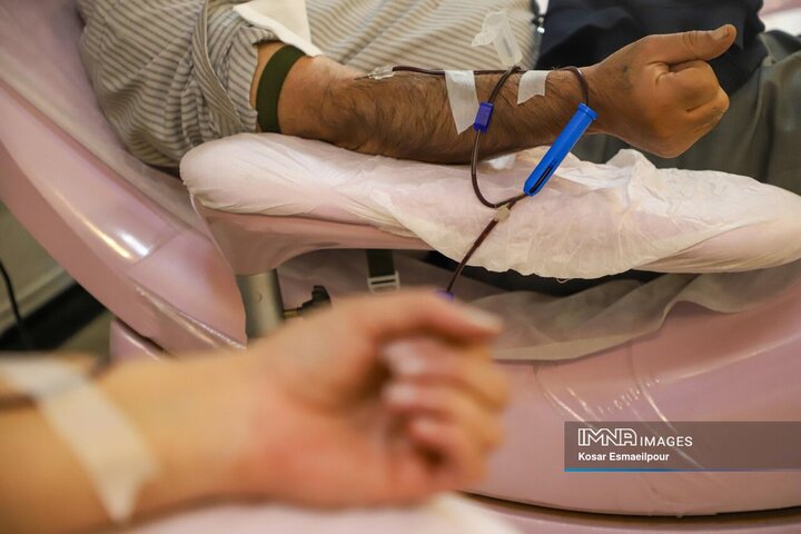 اهدای خون در سومین شب از شب‌های قدر در تبریز