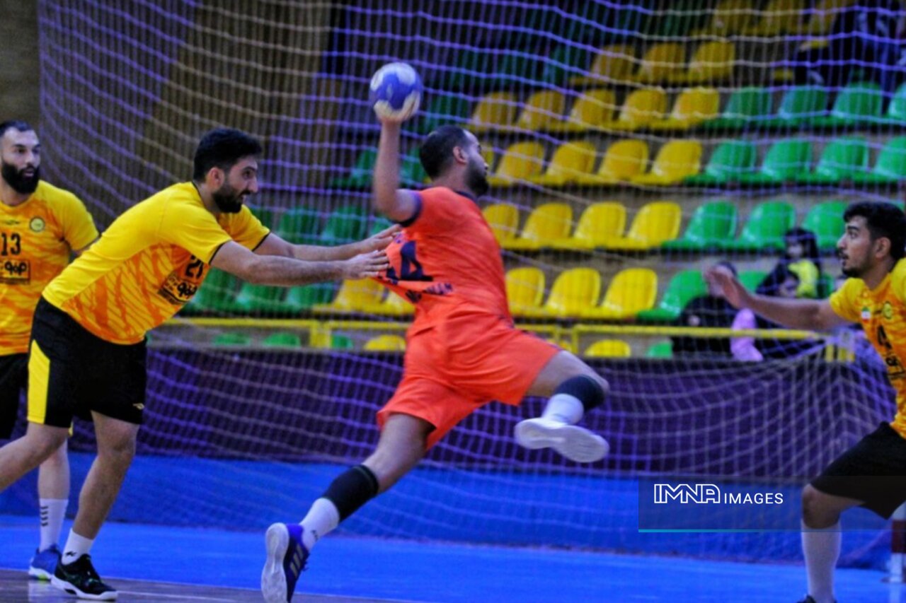 برد پرواز در شب تساوی سپاهان