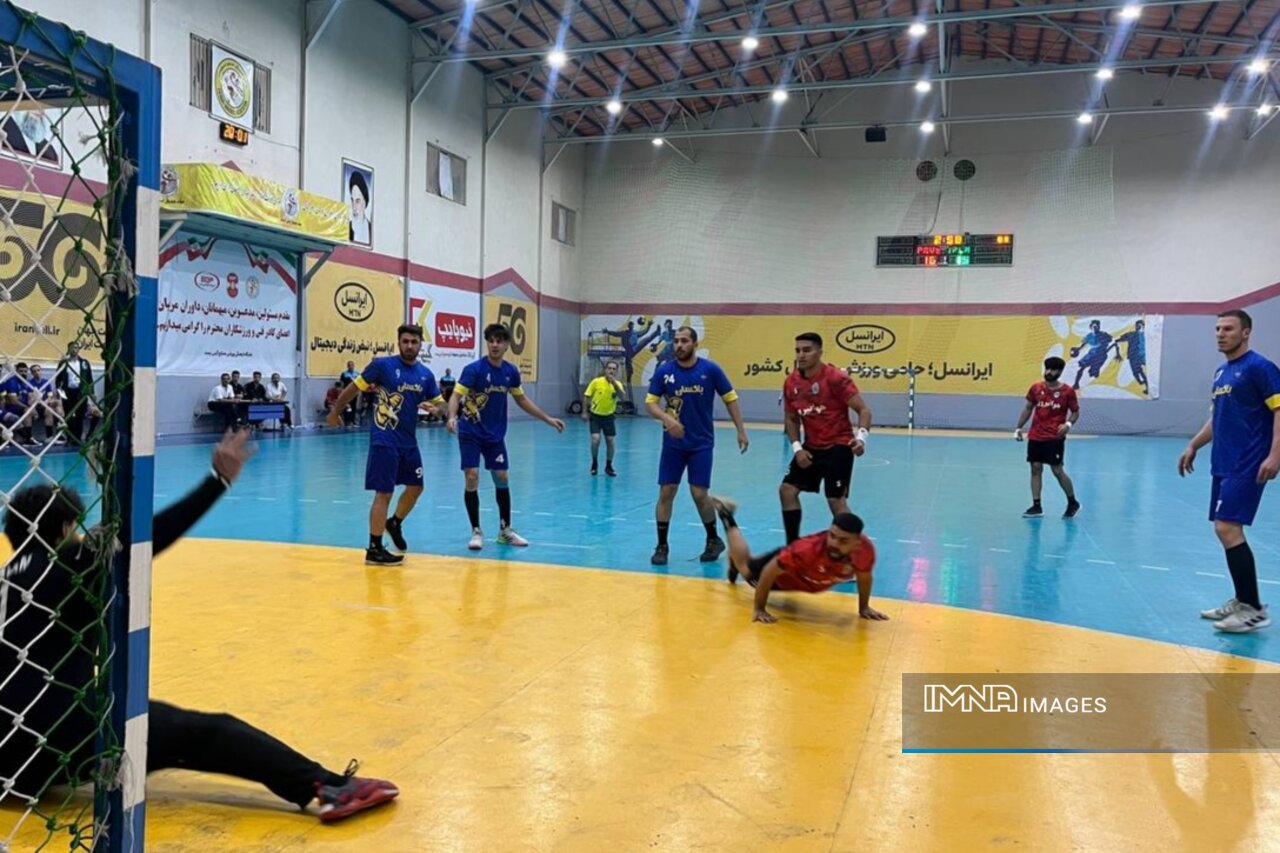 برد پرواز در شب تساوی سپاهان