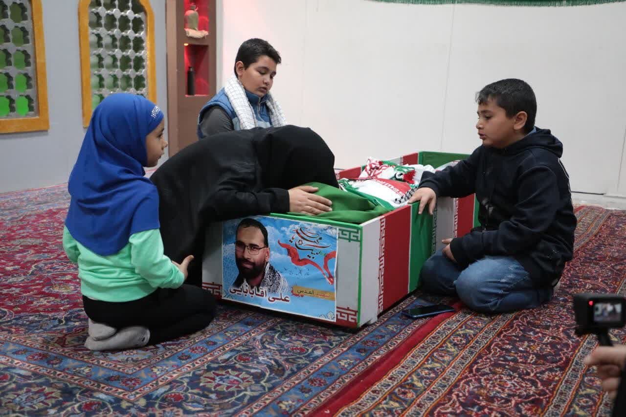 من خود به چشم خویشتن، دیدم که جانم میرود / تصاویری از آخرین با شهدای دمشق