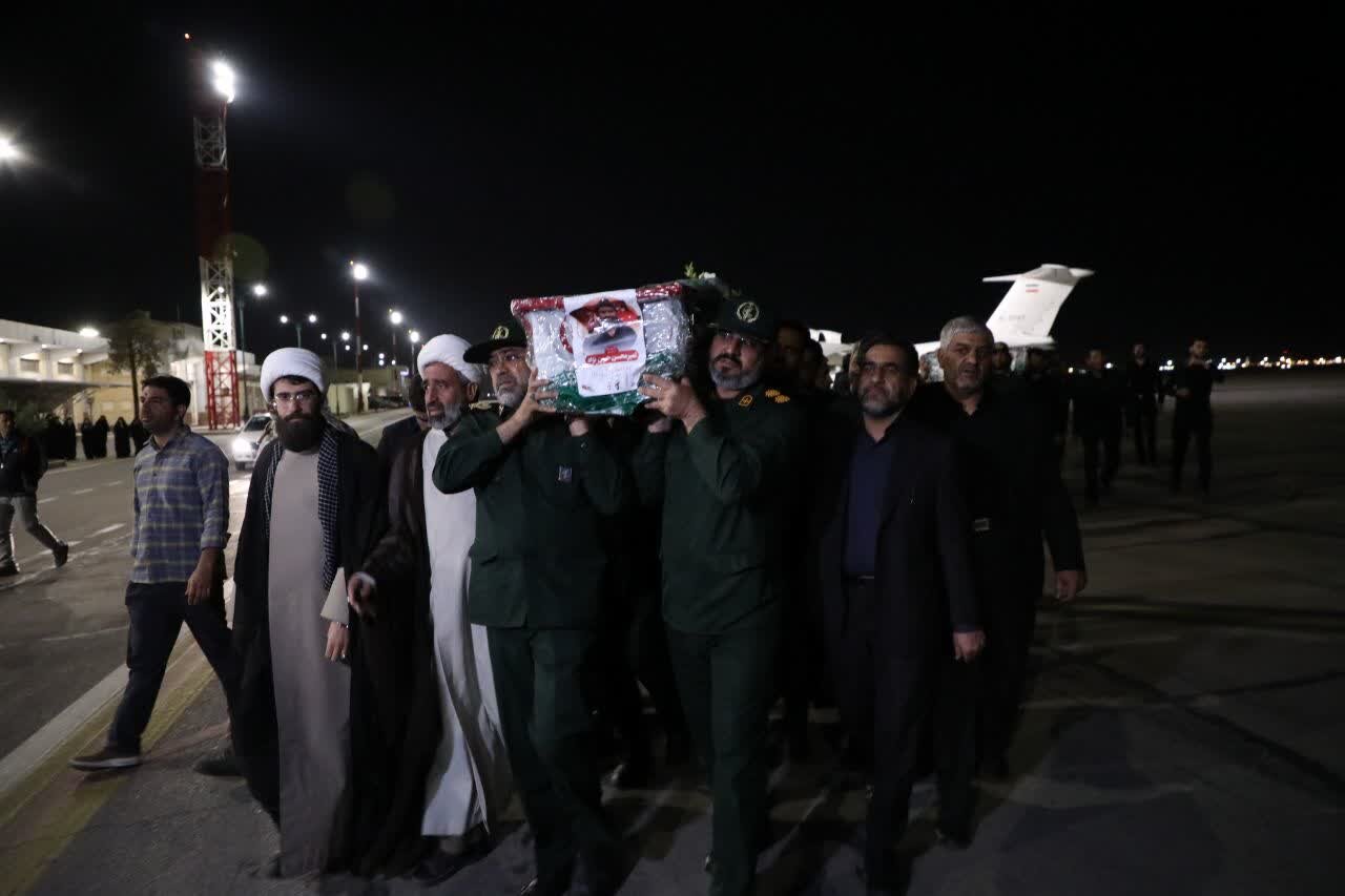 استقبال باشکوه مردم یزد از پیکر ۳ شهید یزدی حادثه تروریستی سیستان و بلوچستان